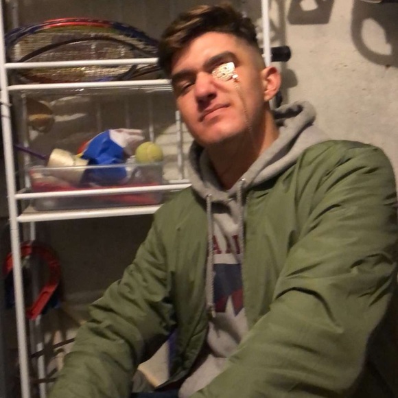 Meet your Posher, Jason - Picture 5 of 7